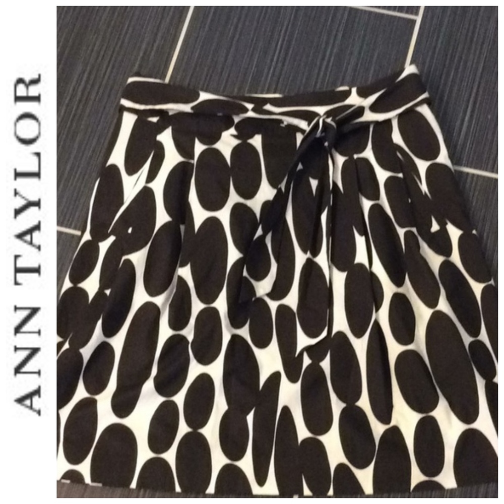 Ann Taylor Black and White Polka Dot Pleated Mini Skirt